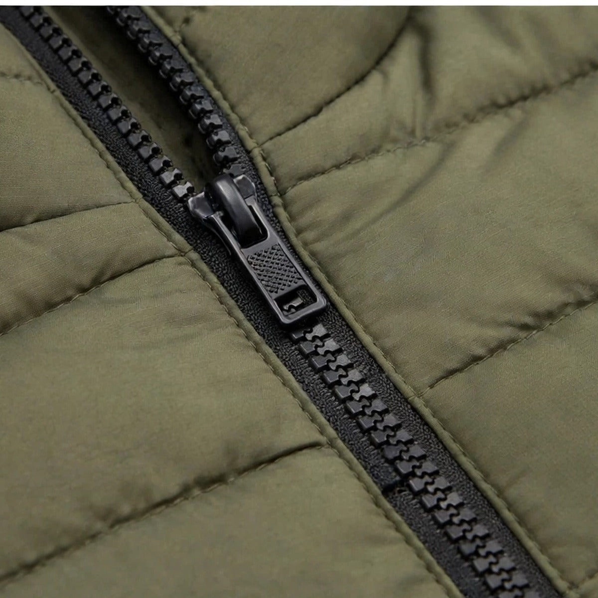 Vellor Lightweight Puffer Olive, zip and fabric detail